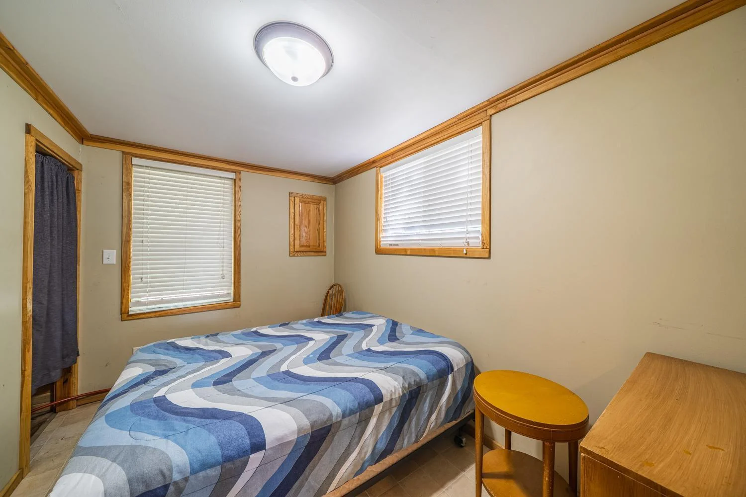 Cabin2 bdrm1.jpg
