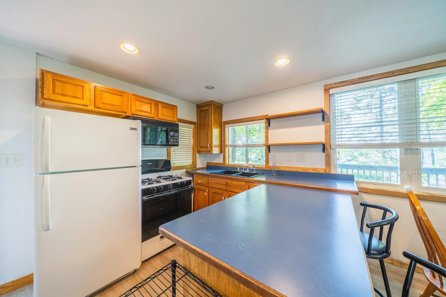 Cabin2 kitchen.jpg