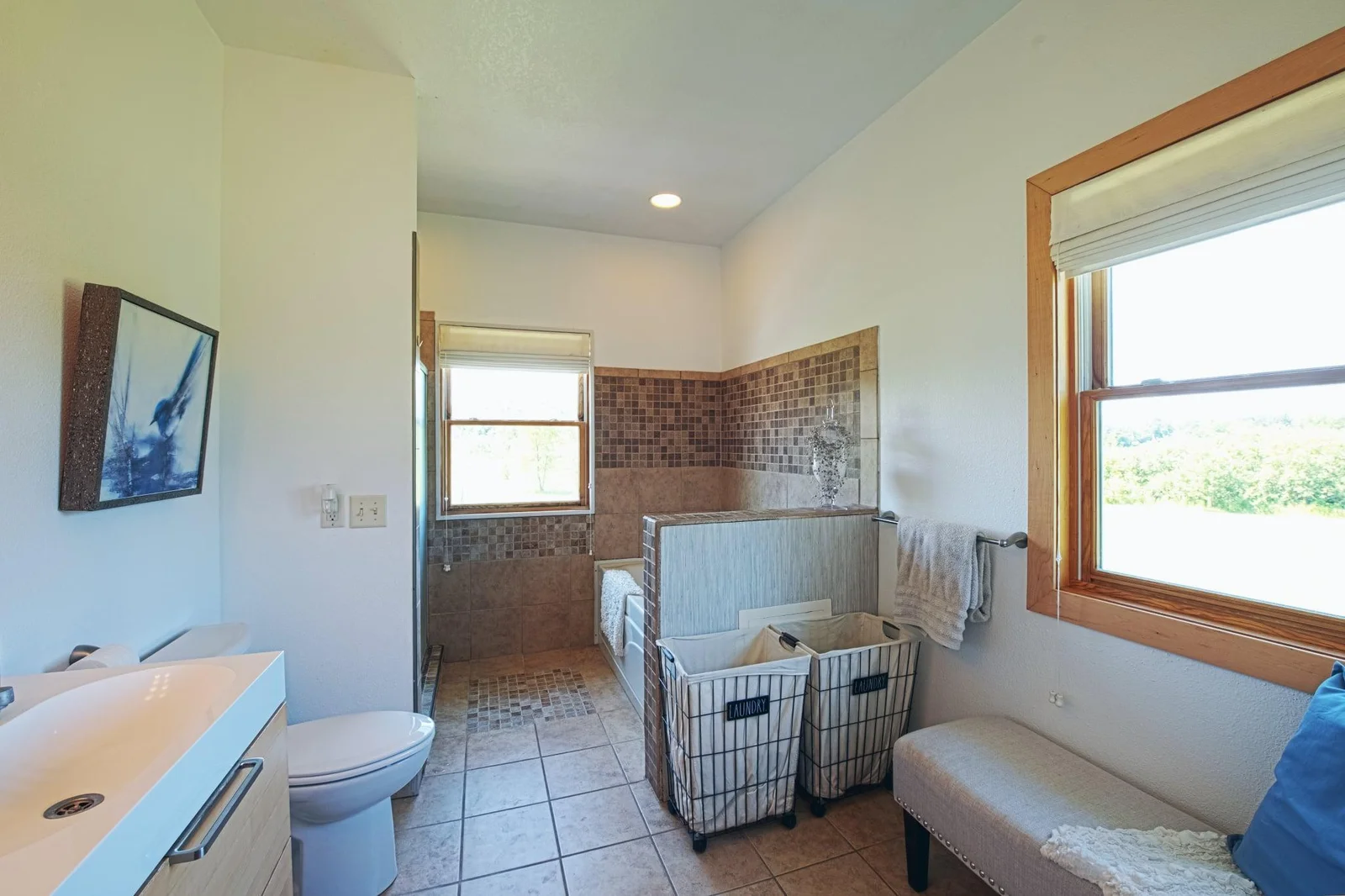 This ensuite is flooded with light!