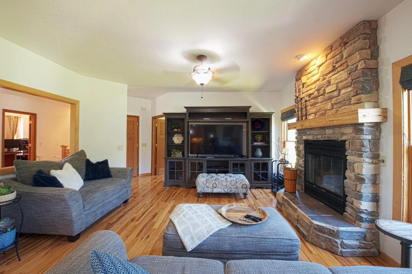 Lots of space for large furniture!