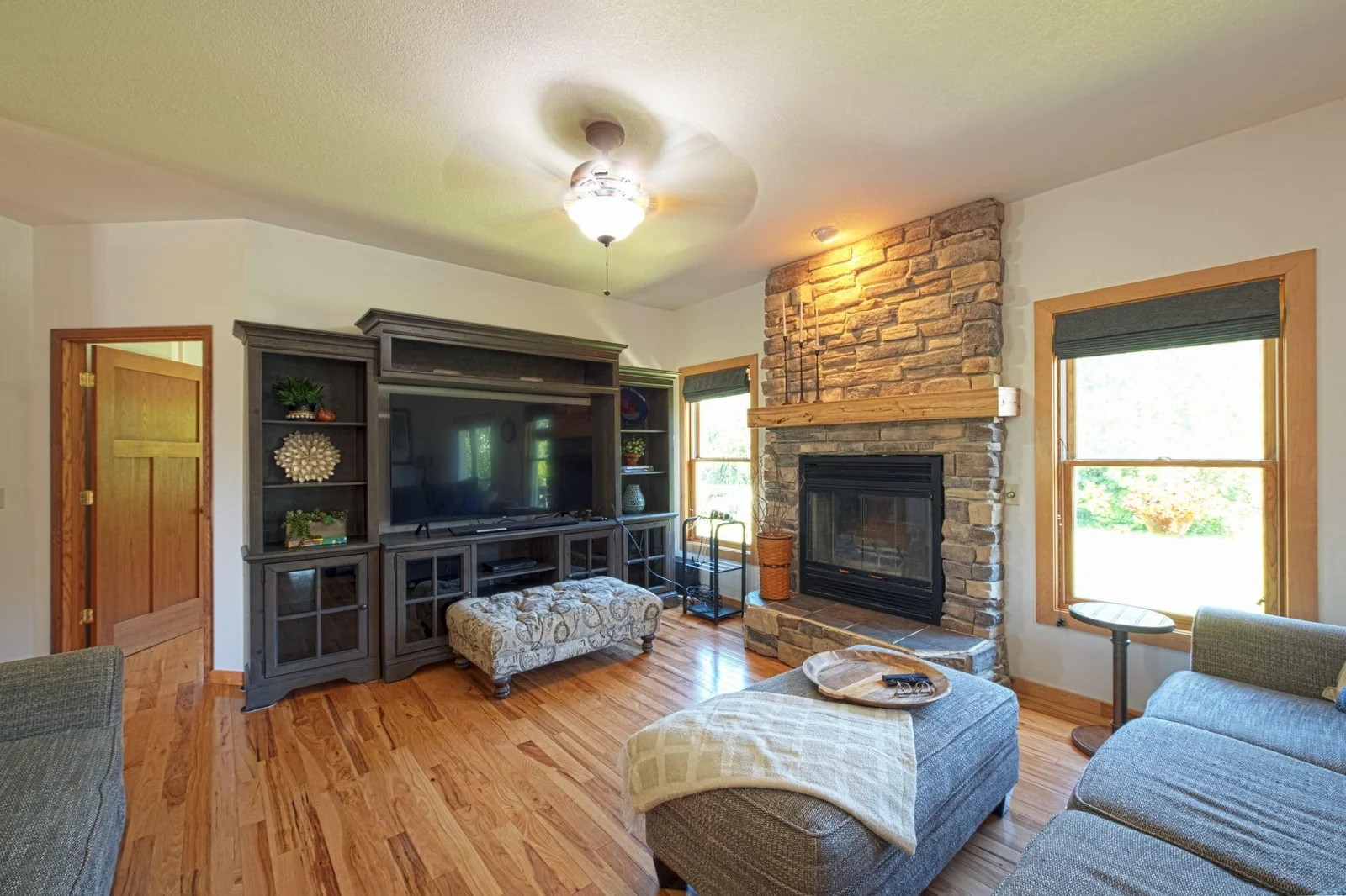 Another view of the living room.