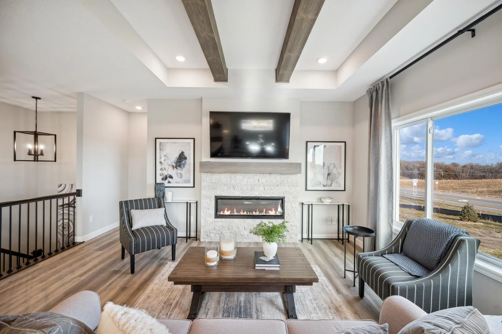 6. Living Room.jpg