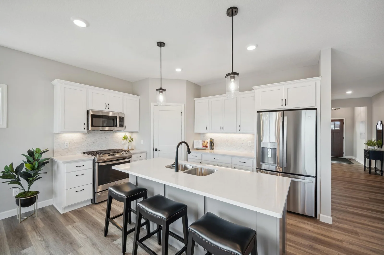 1. Kitchen.jpg