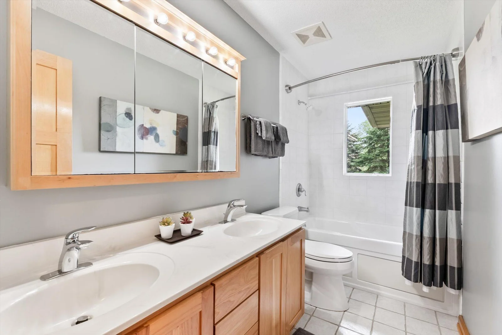 Full bathroom