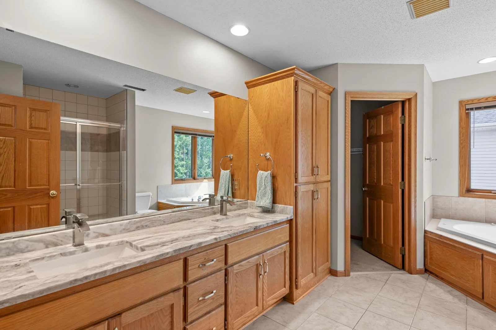 Ensuite bathroom