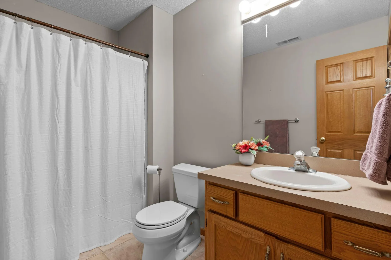 Upper level bathroom