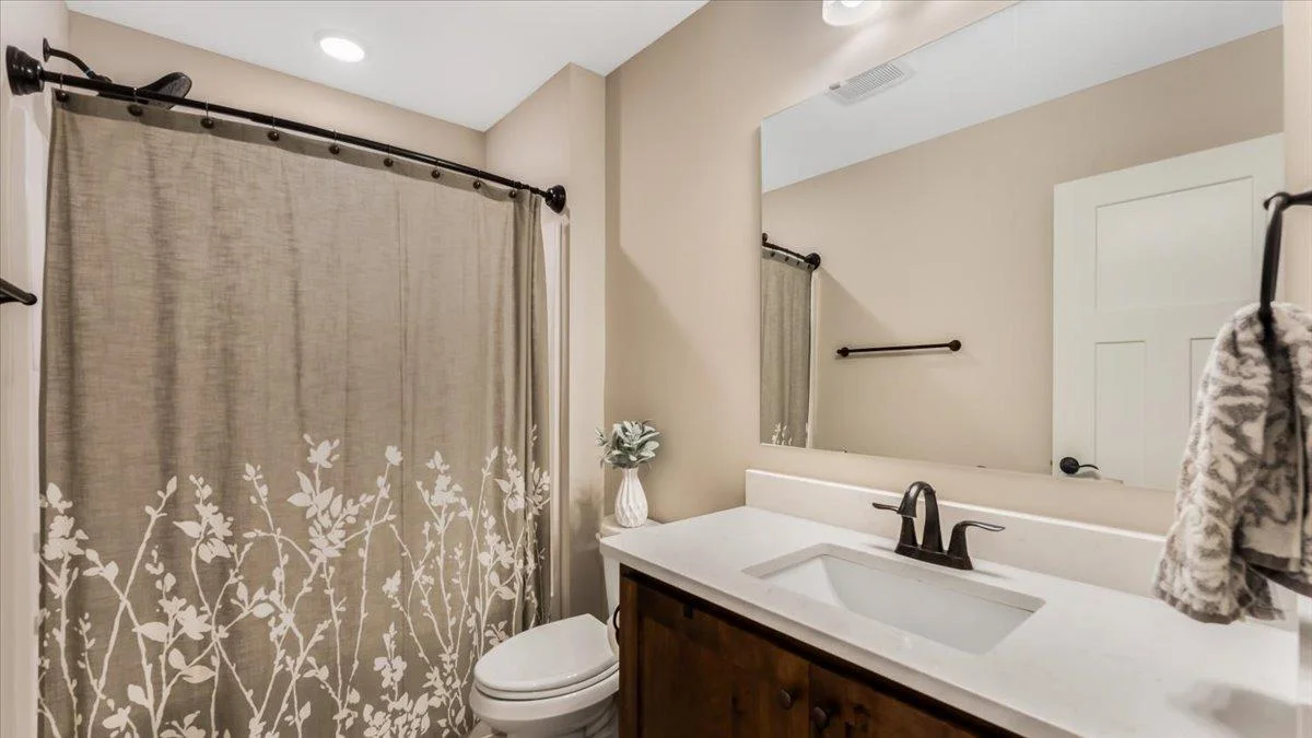 Shared full bathroom.