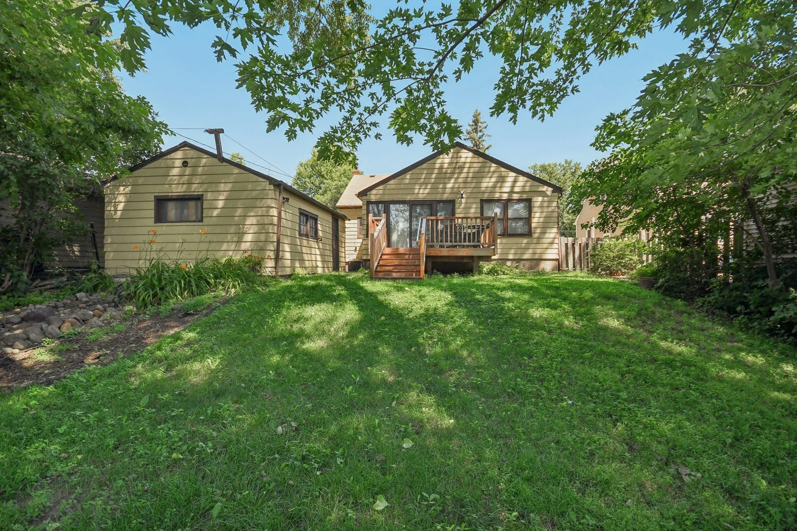 49-web-or-mls-Butler Ave-S1507-049.jpg