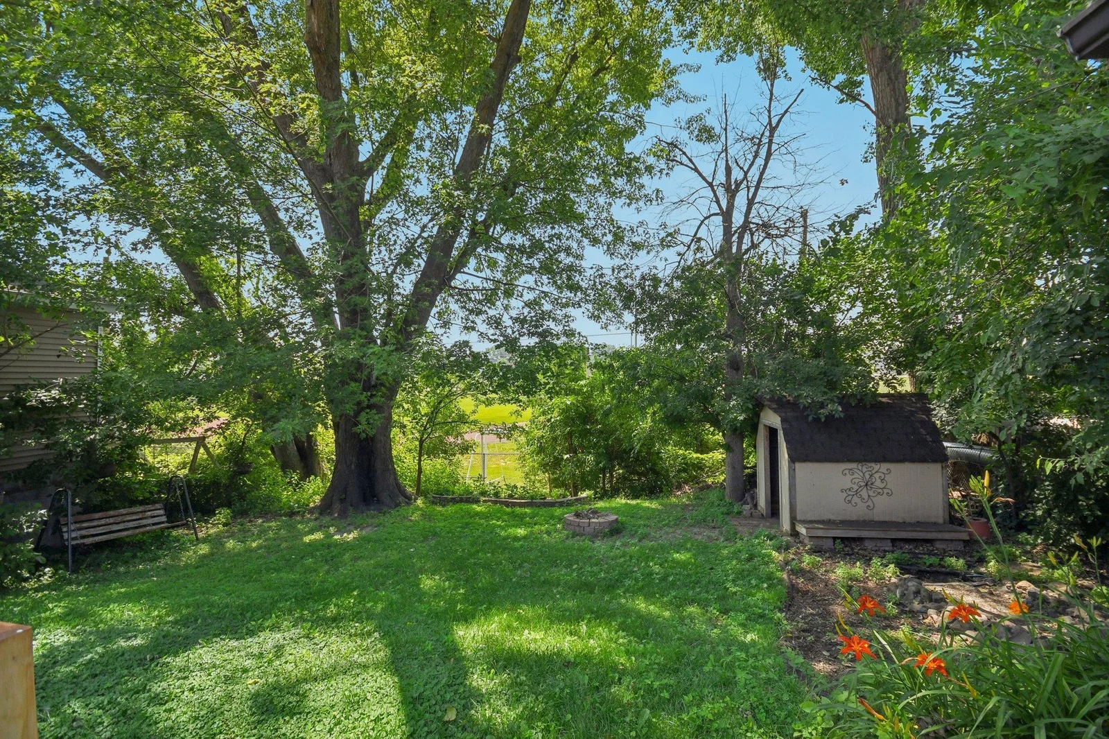 47-web-or-mls-Butler Ave-S1507-047.jpg
