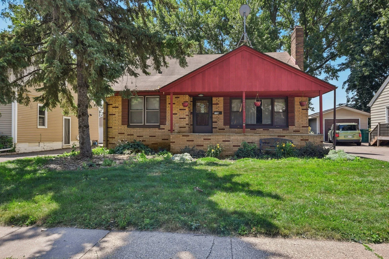 5-web-or-mls-Butler Ave-S1507-005.jpg