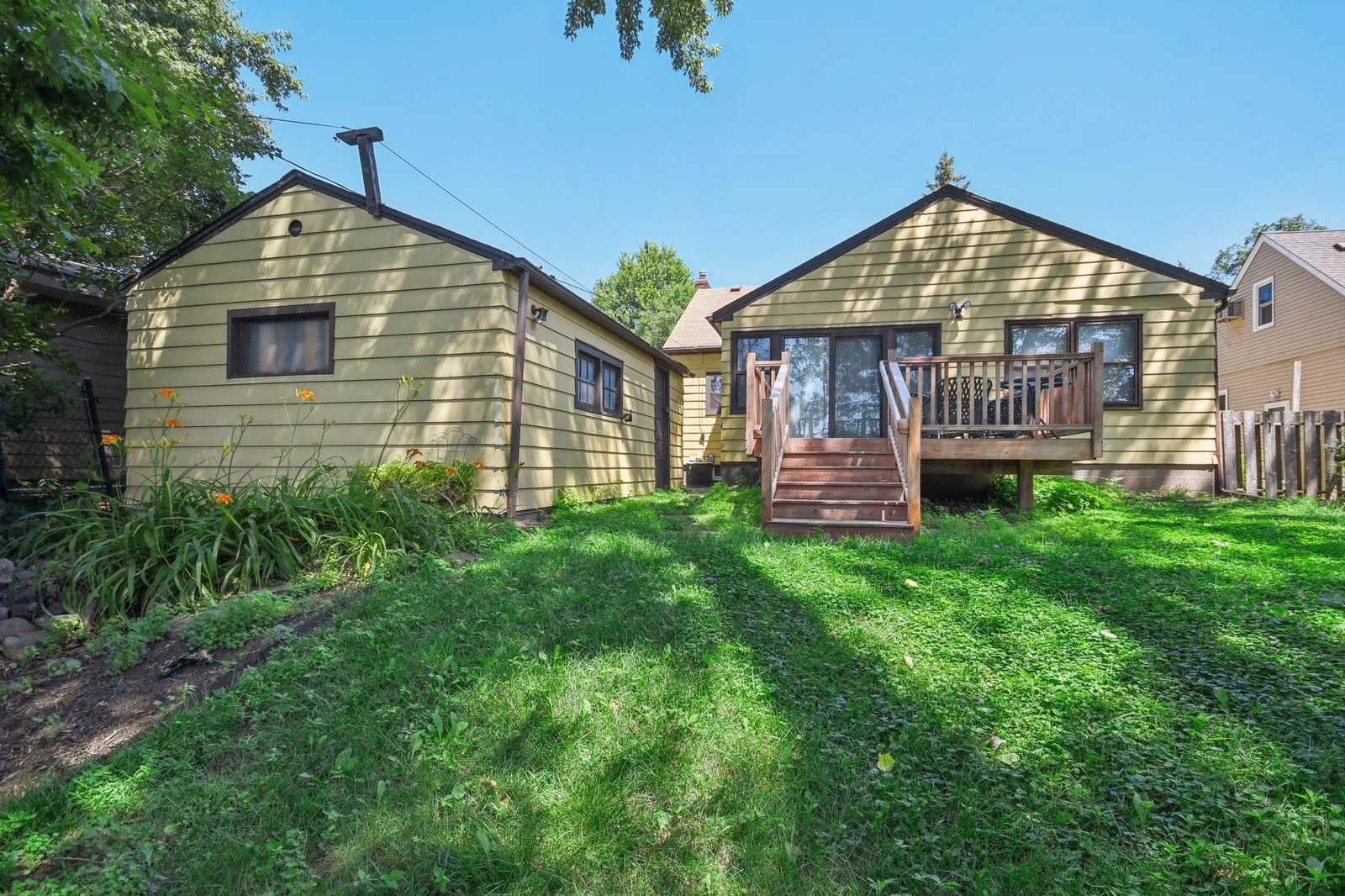 50-web-or-mls-Butler Ave-S1507-050.jpg