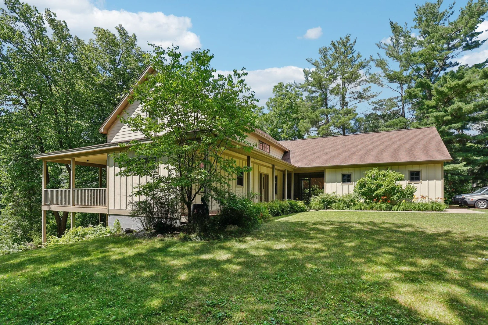 4-web-or-mls-Oasis Rd-S1007-004.jpg