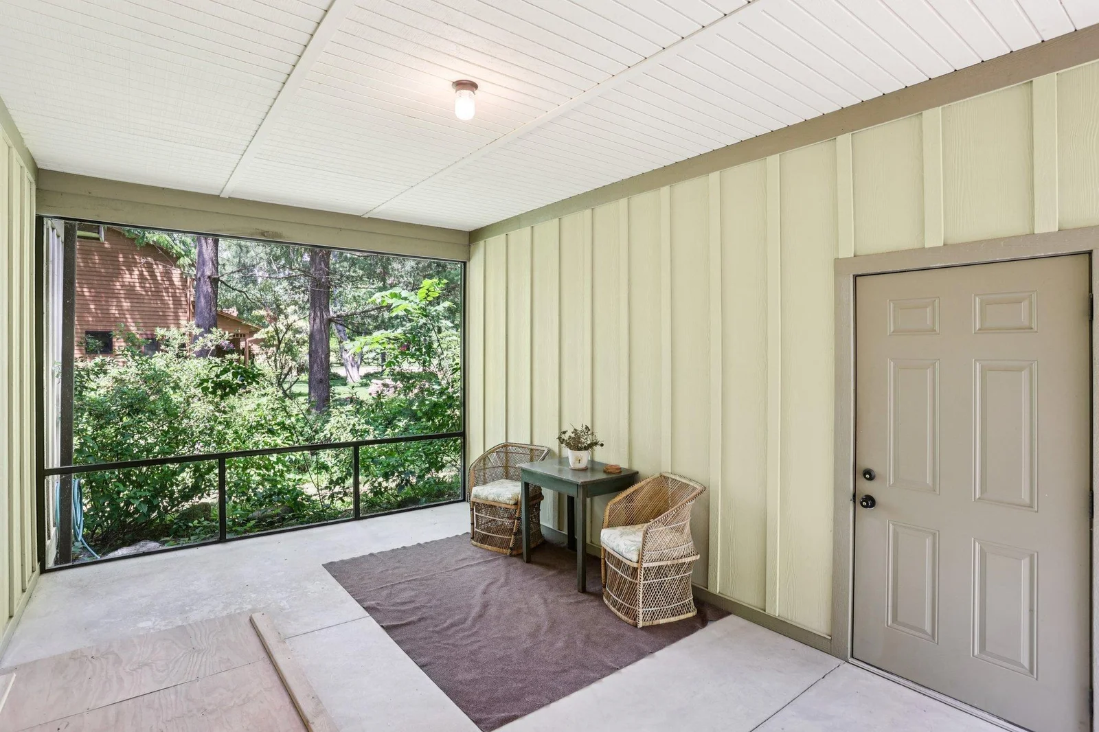 26-web-or-mls-Oasis Rd-S1007-026.jpg