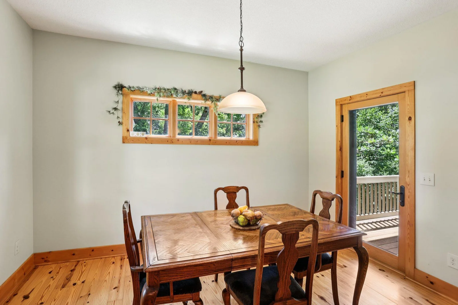 13-web-or-mls-Oasis Rd-S1007-013.jpg