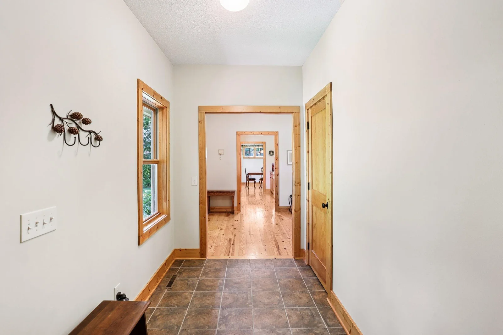 22-web-or-mls-Oasis Rd-S1007-022.jpg