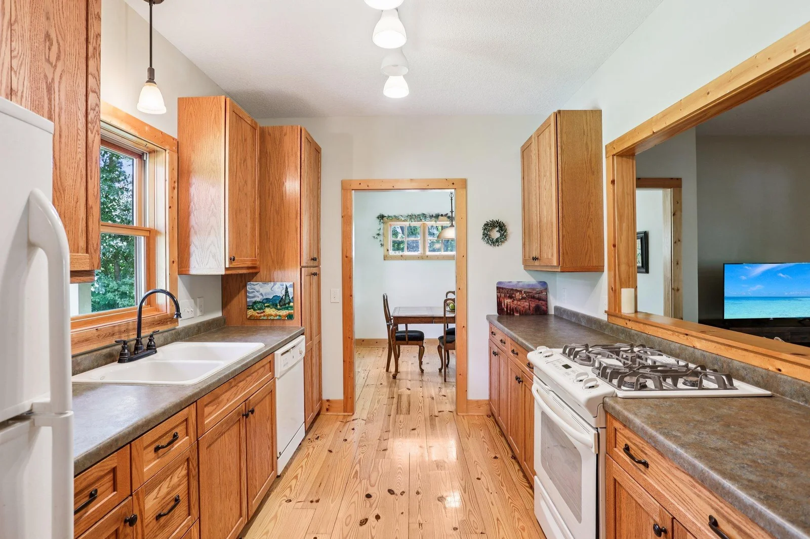 16-web-or-mls-Oasis Rd-S1007-016.jpg