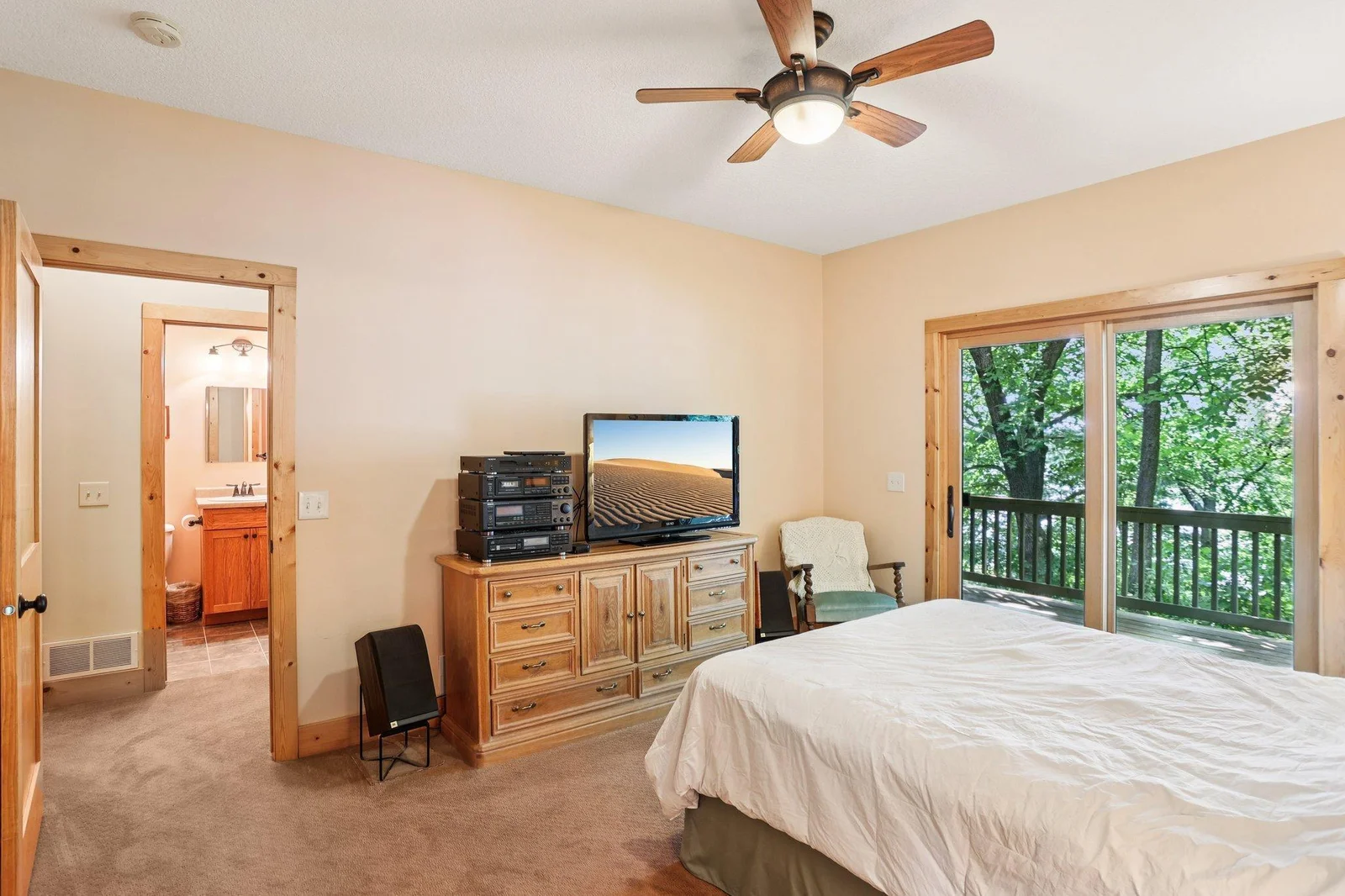 38-web-or-mls-Oasis Rd-S1007-038.jpg