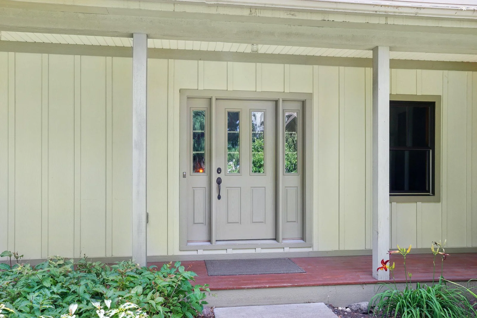 5-web-or-mls-Oasis Rd-S1007-005.jpg