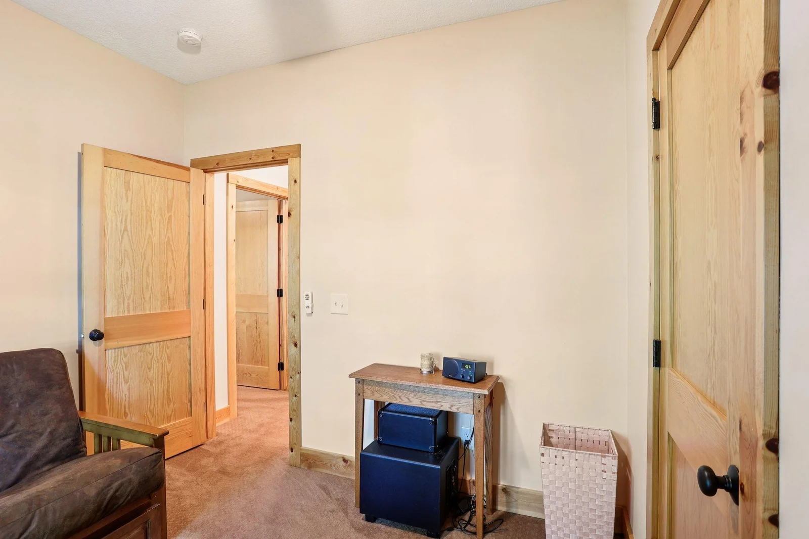 32-web-or-mls-Oasis Rd-S1007-032.jpg