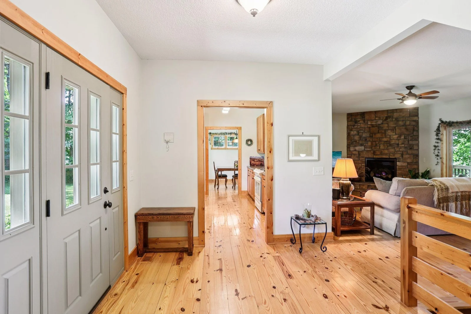 20-web-or-mls-Oasis Rd-S1007-020.jpg