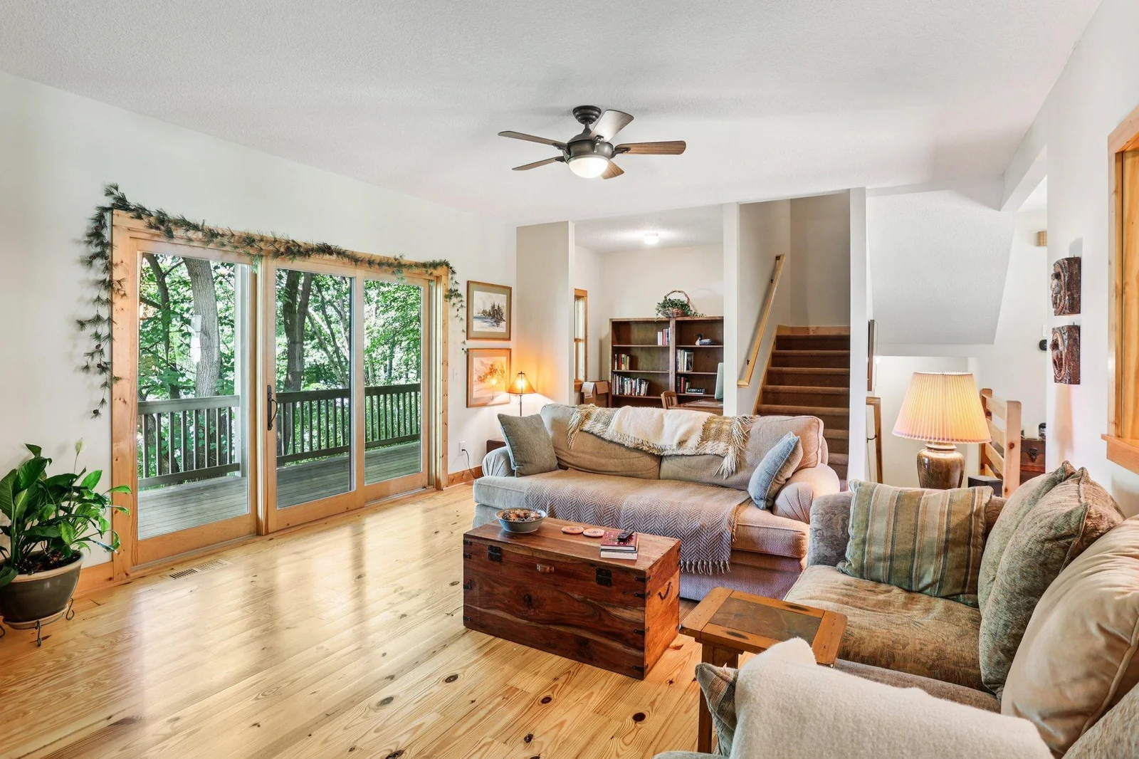 6-web-or-mls-Oasis Rd-S1007-006.jpg
