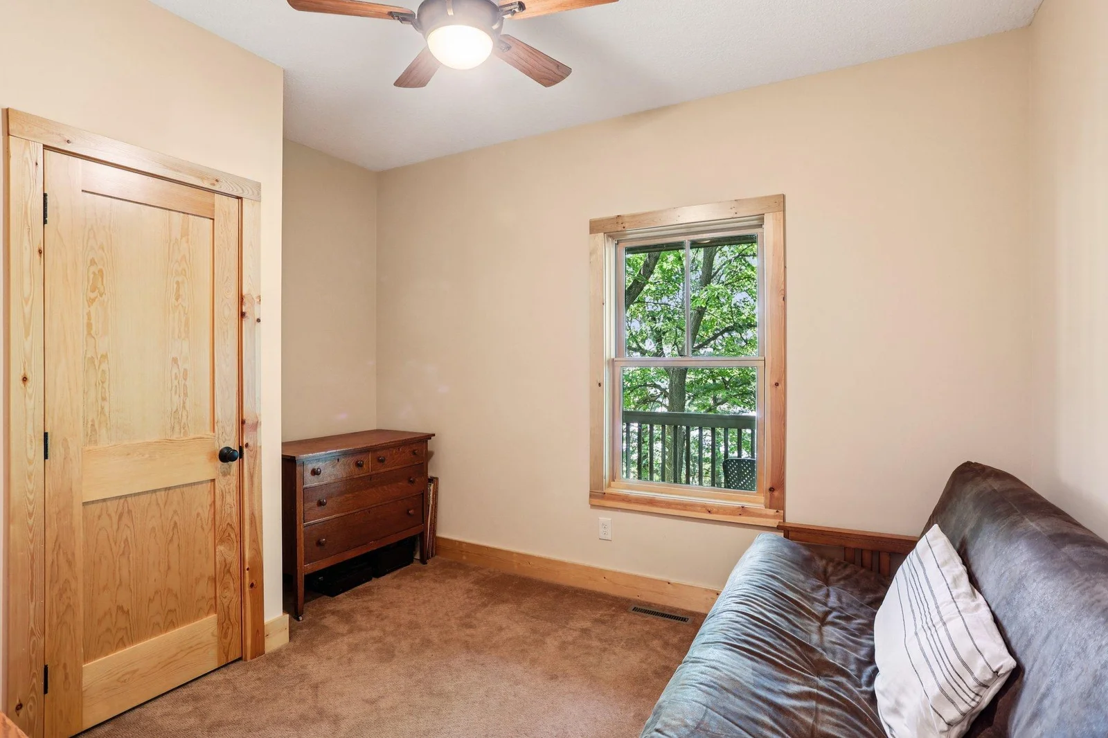 31-web-or-mls-Oasis Rd-S1007-031.jpg