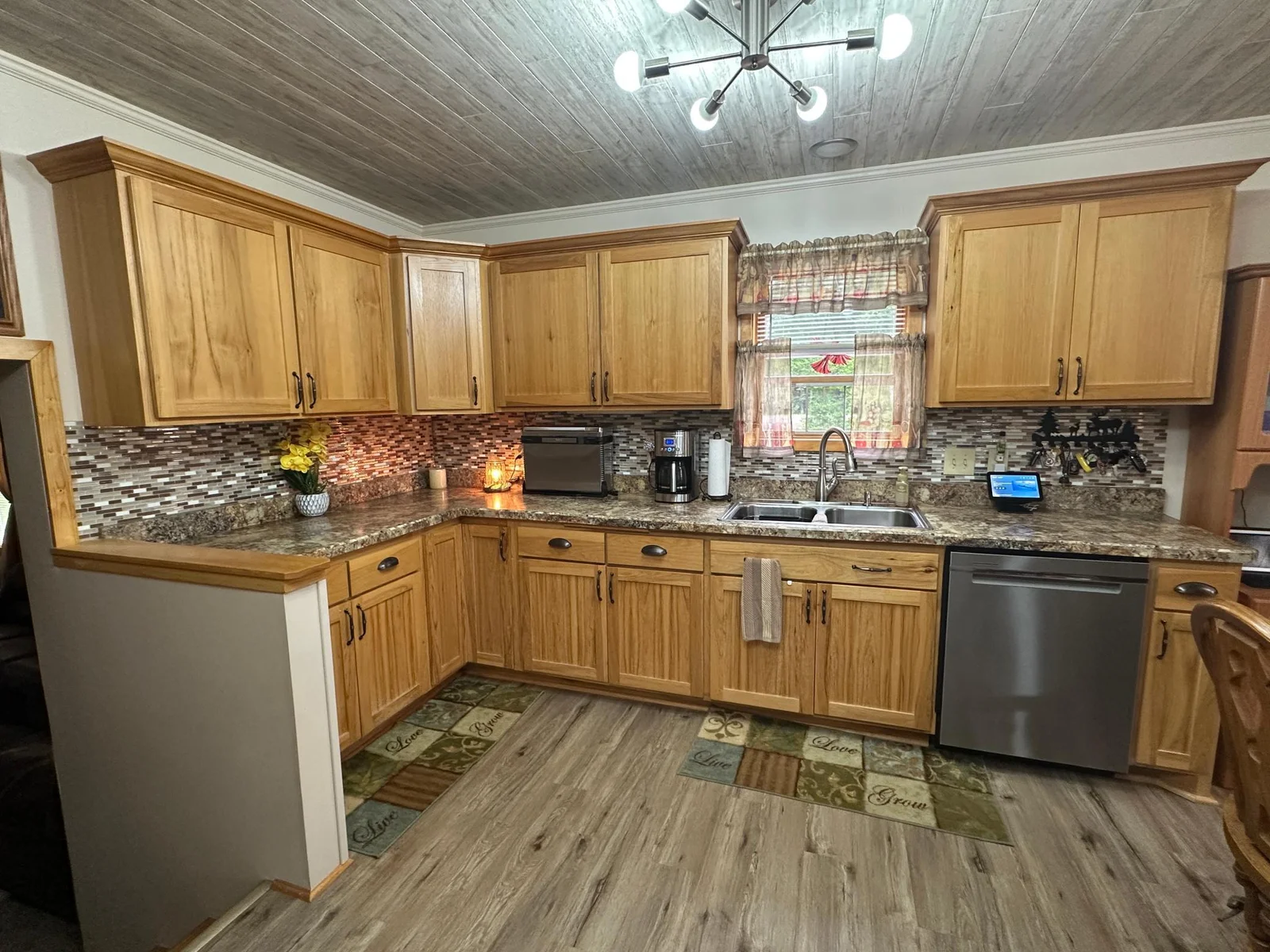 ample counter & cupboard space