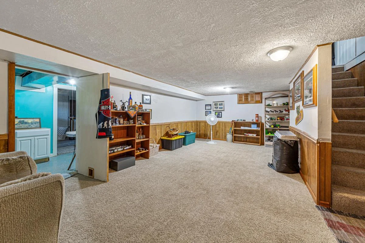 28 Family room_lower.jpg