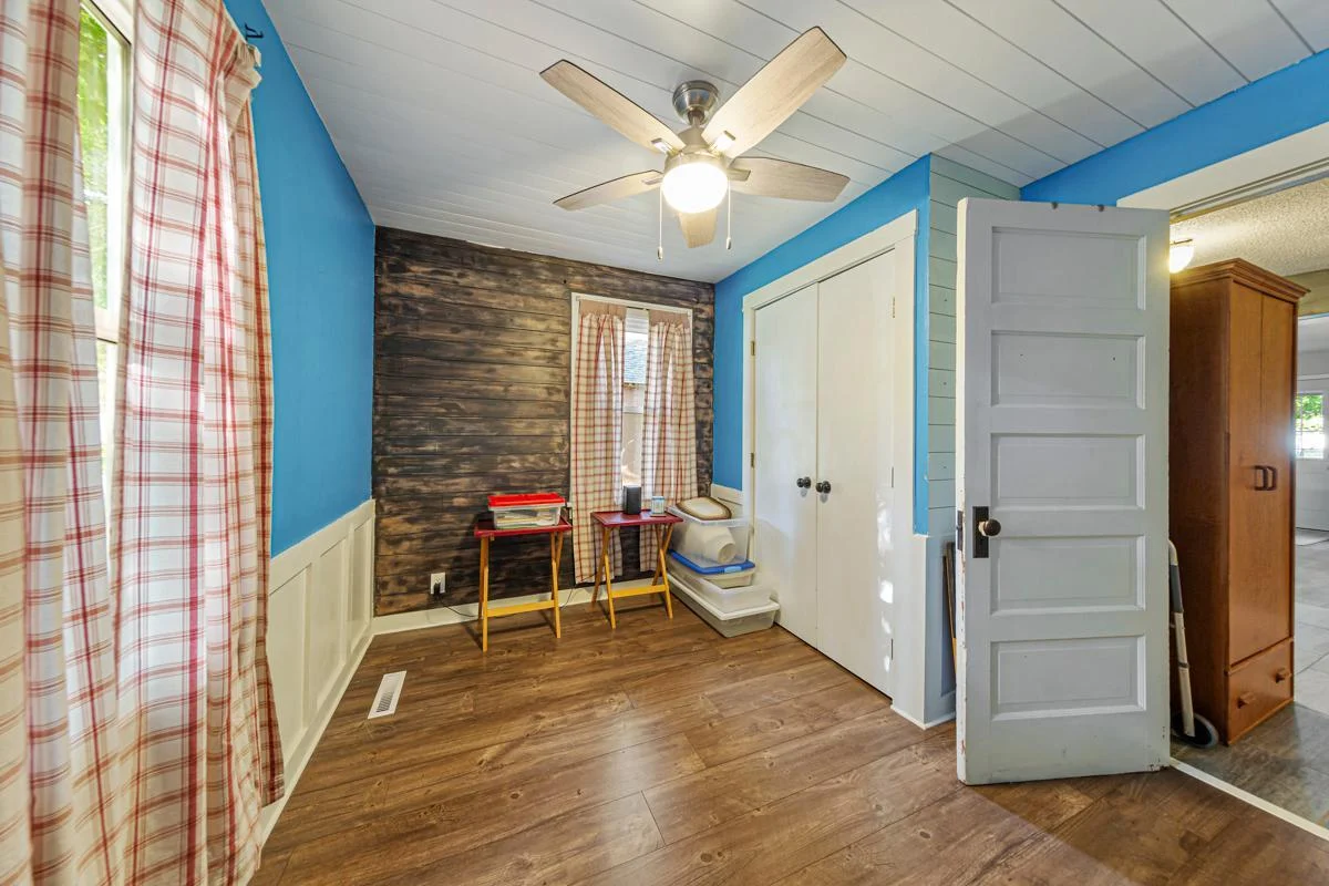 20 Bedroom 2.jpg