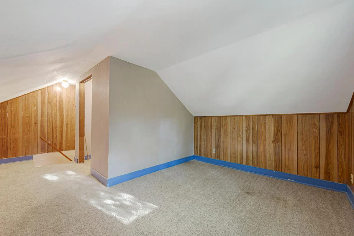 27 Bedroom 3.jpg