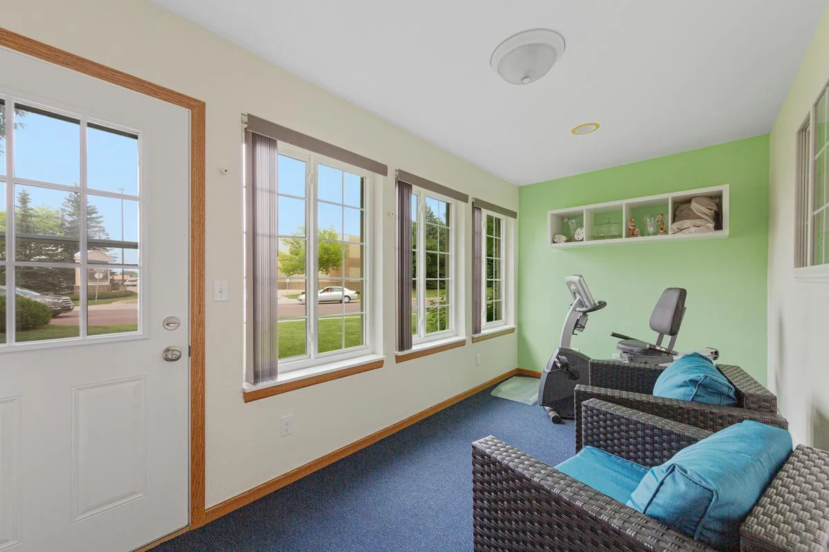 20 Sunroom.jpg