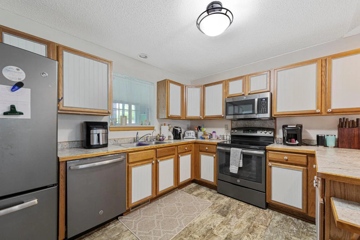 18 Kitchen.jpg