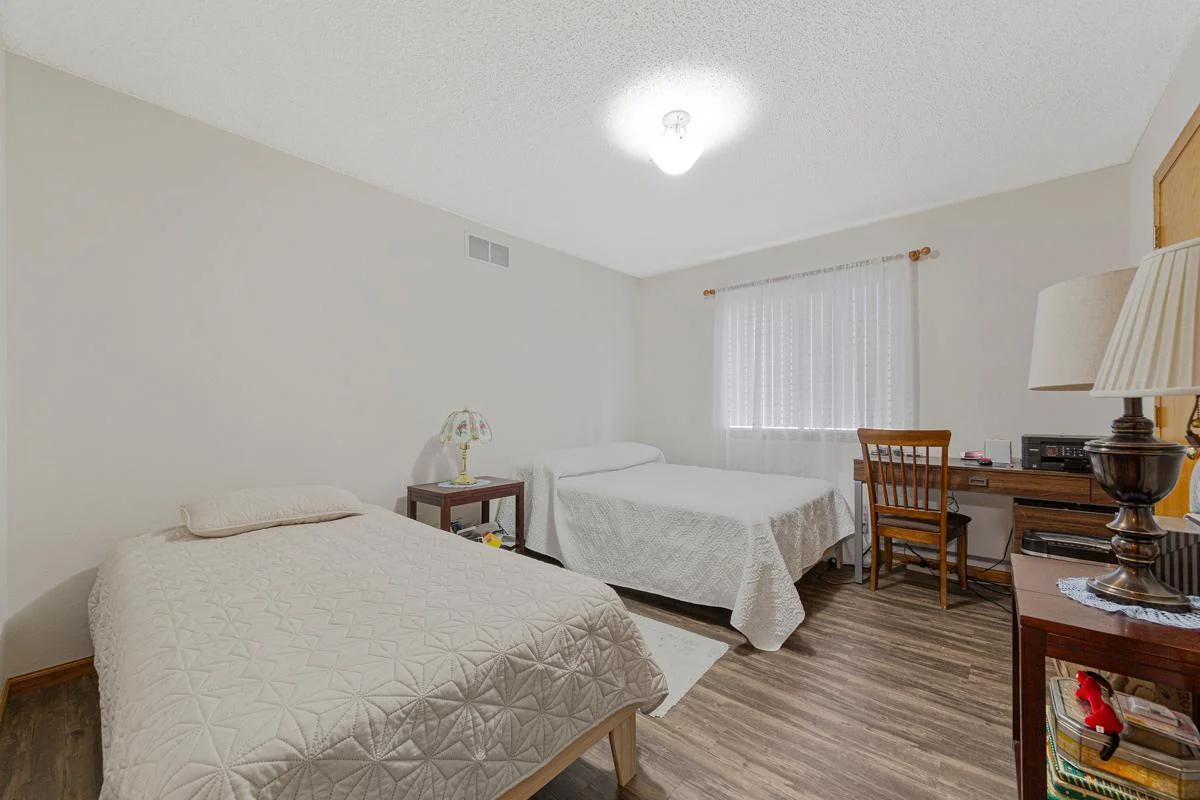 22 Bedroom 1.jpg