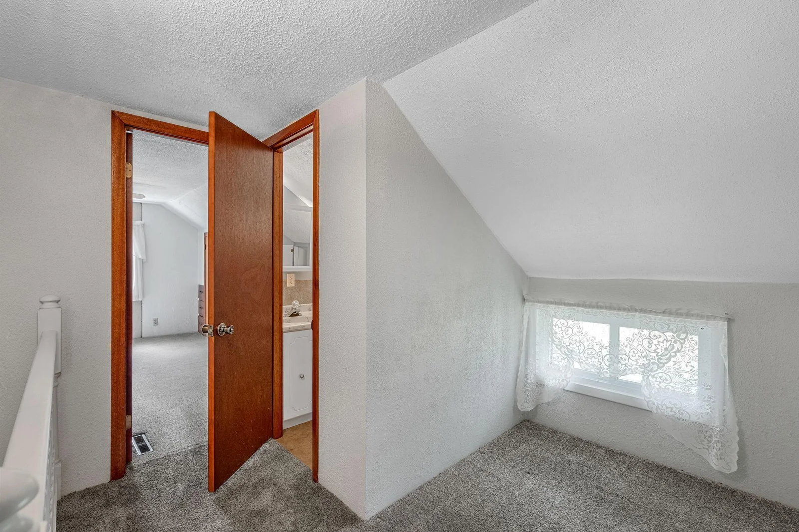 28-web-or-mls-3820-sw-8th-st.jpg