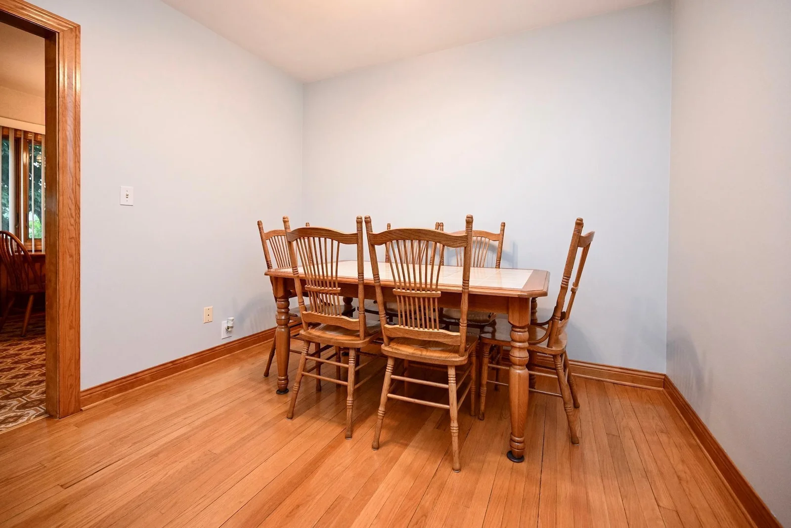 Dining Area.jpg