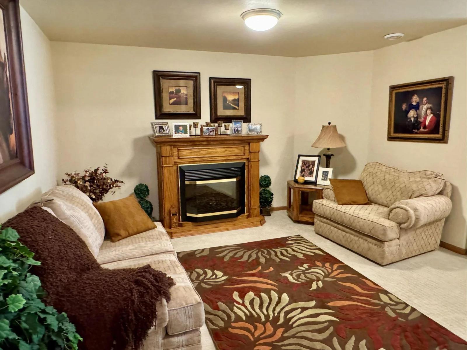 19-Family room with electric FP