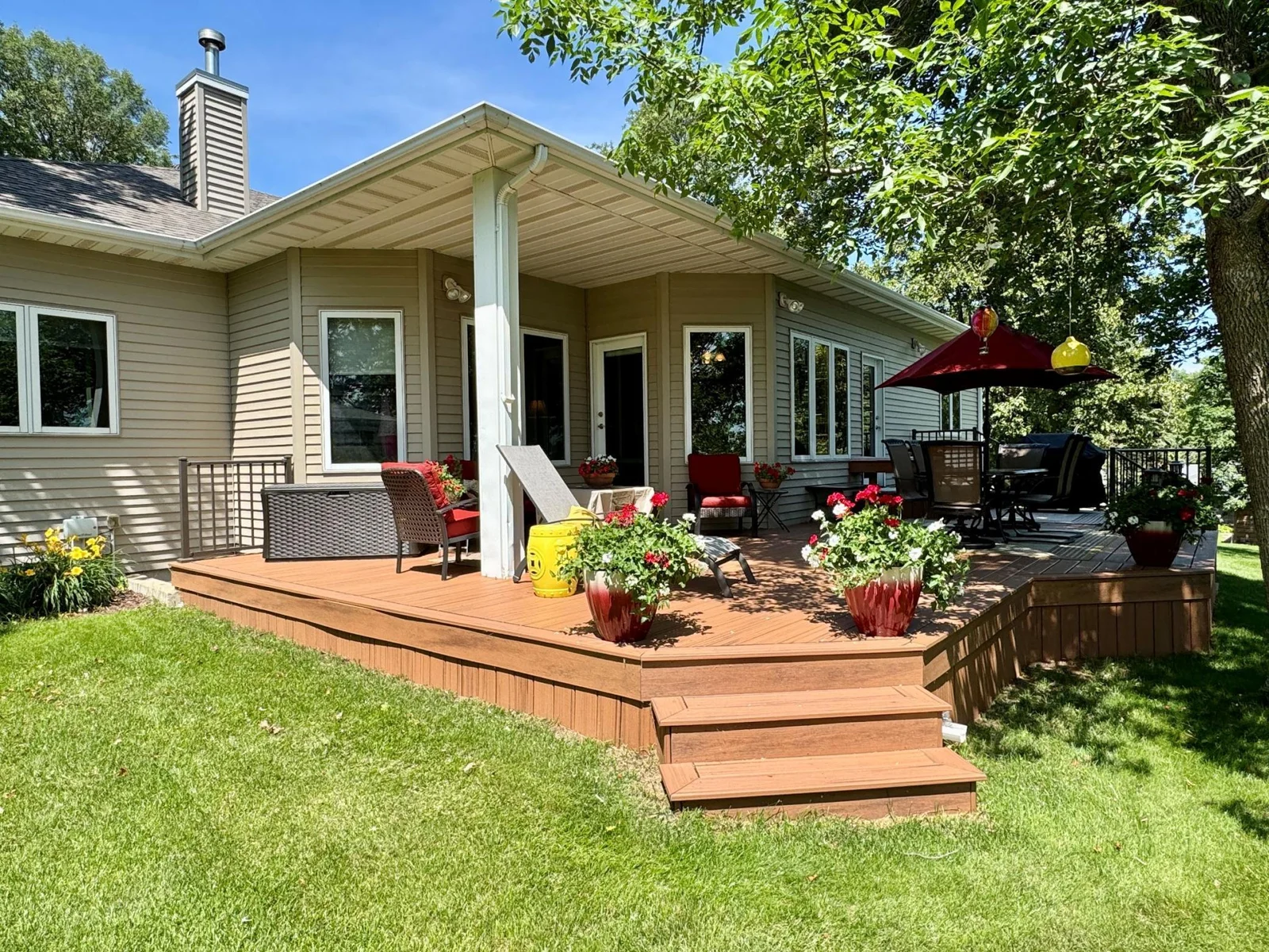 22-Lakeside deck