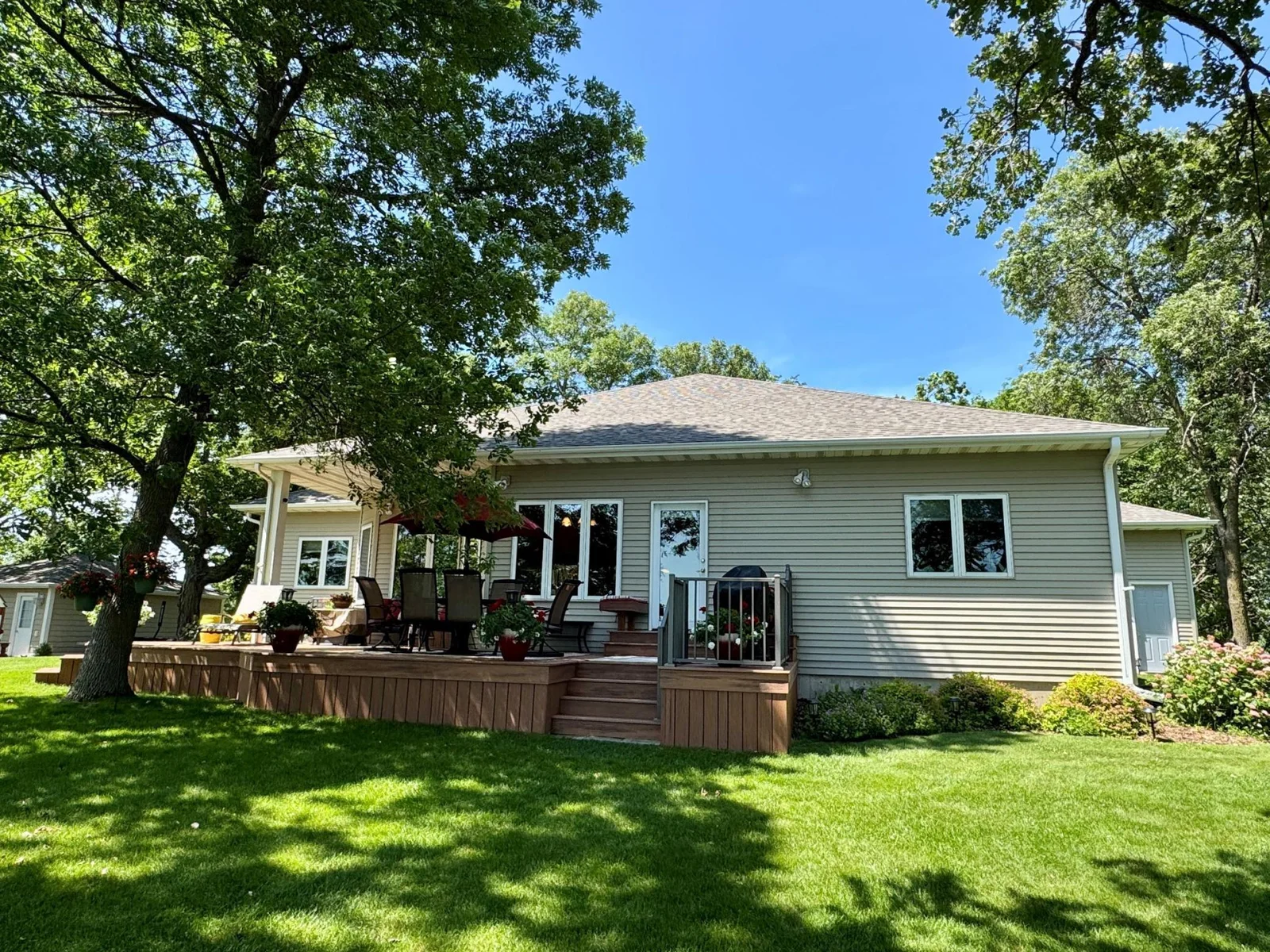 24-Lake side of home
