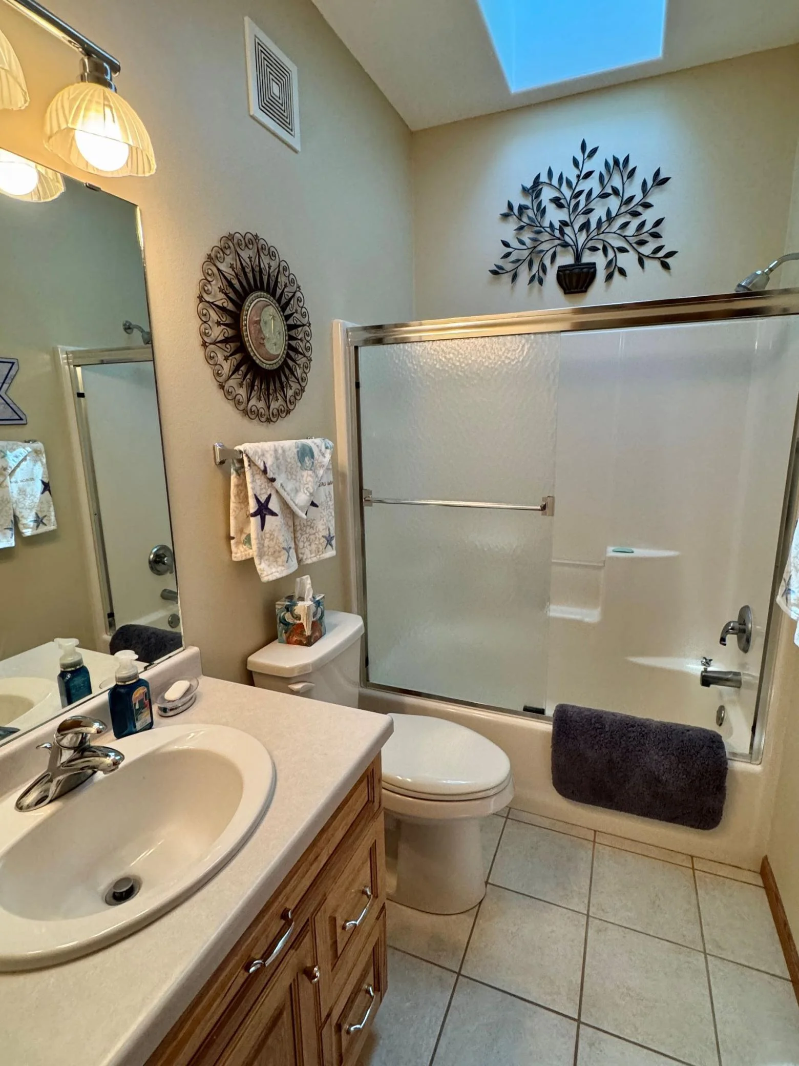 16-Full bath - main floor
