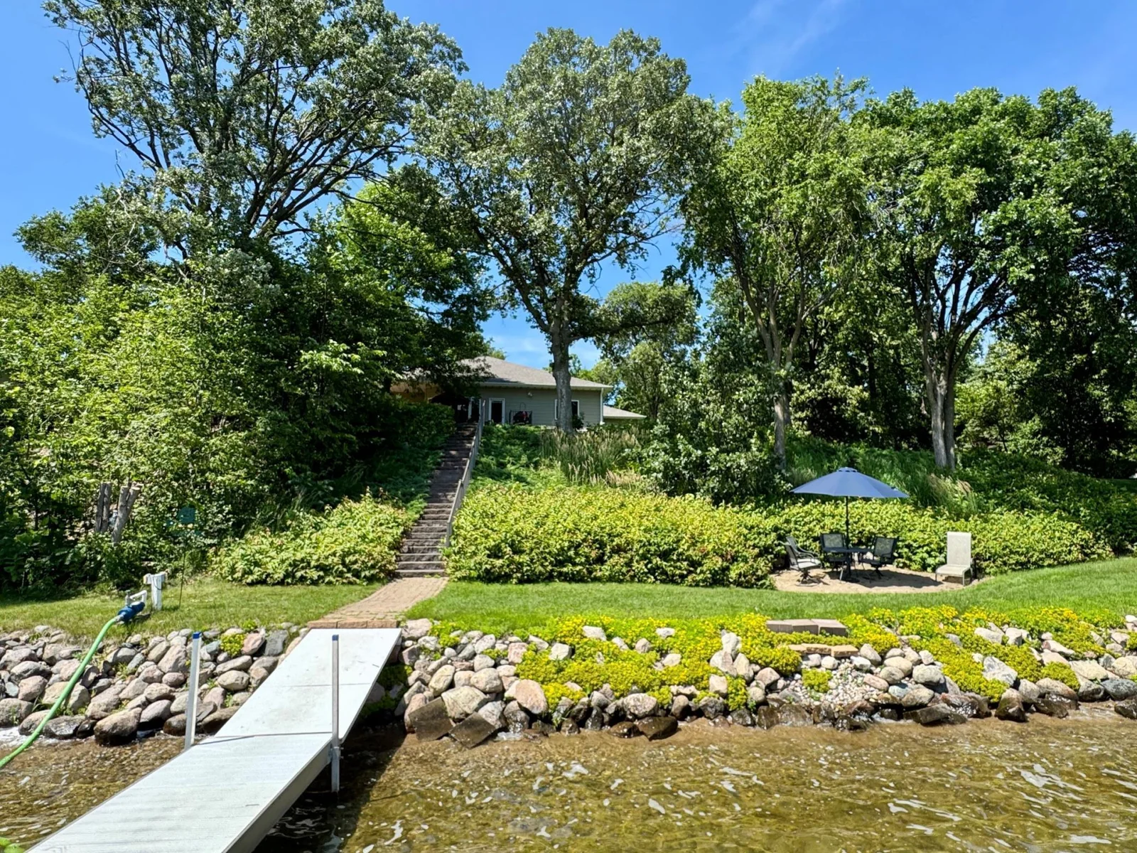 2-West McDonald shoreline - 32 steps