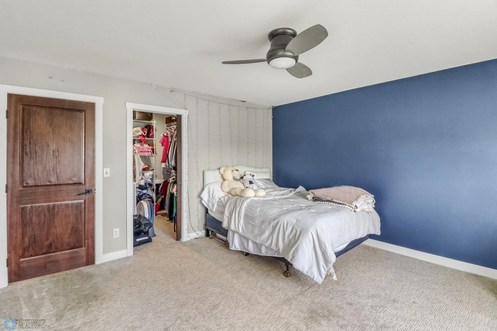 Upstairs Bedroom1_1.JPG