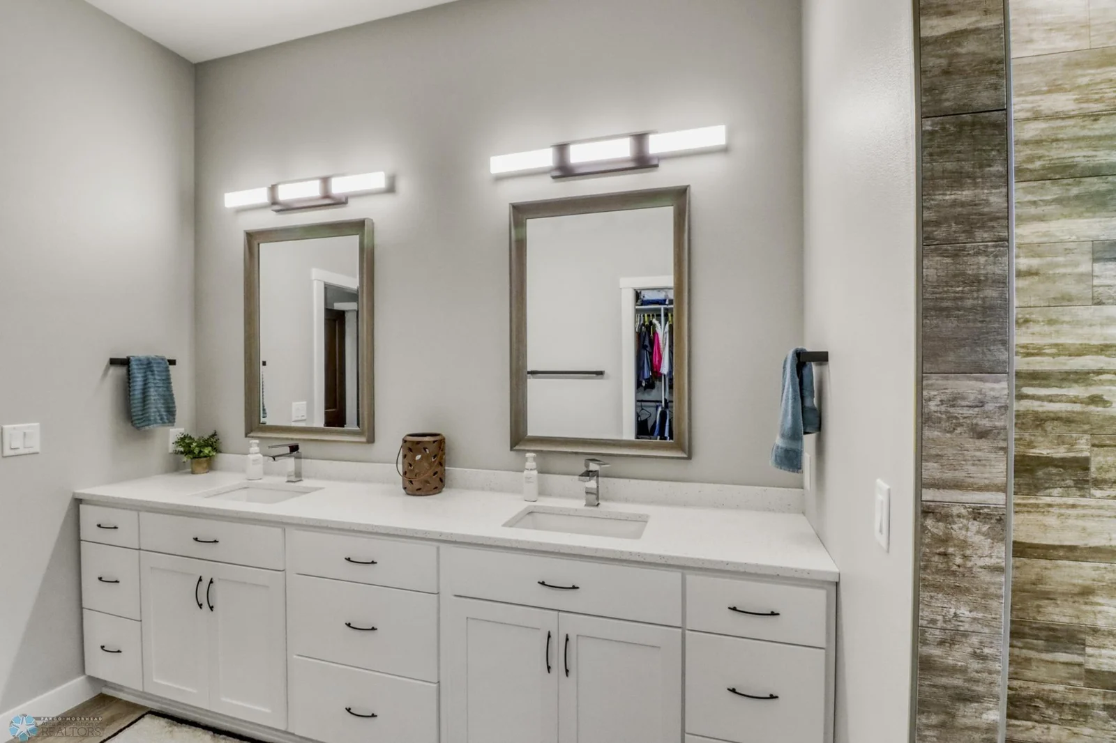 Primary Bathroom1_2.JPG