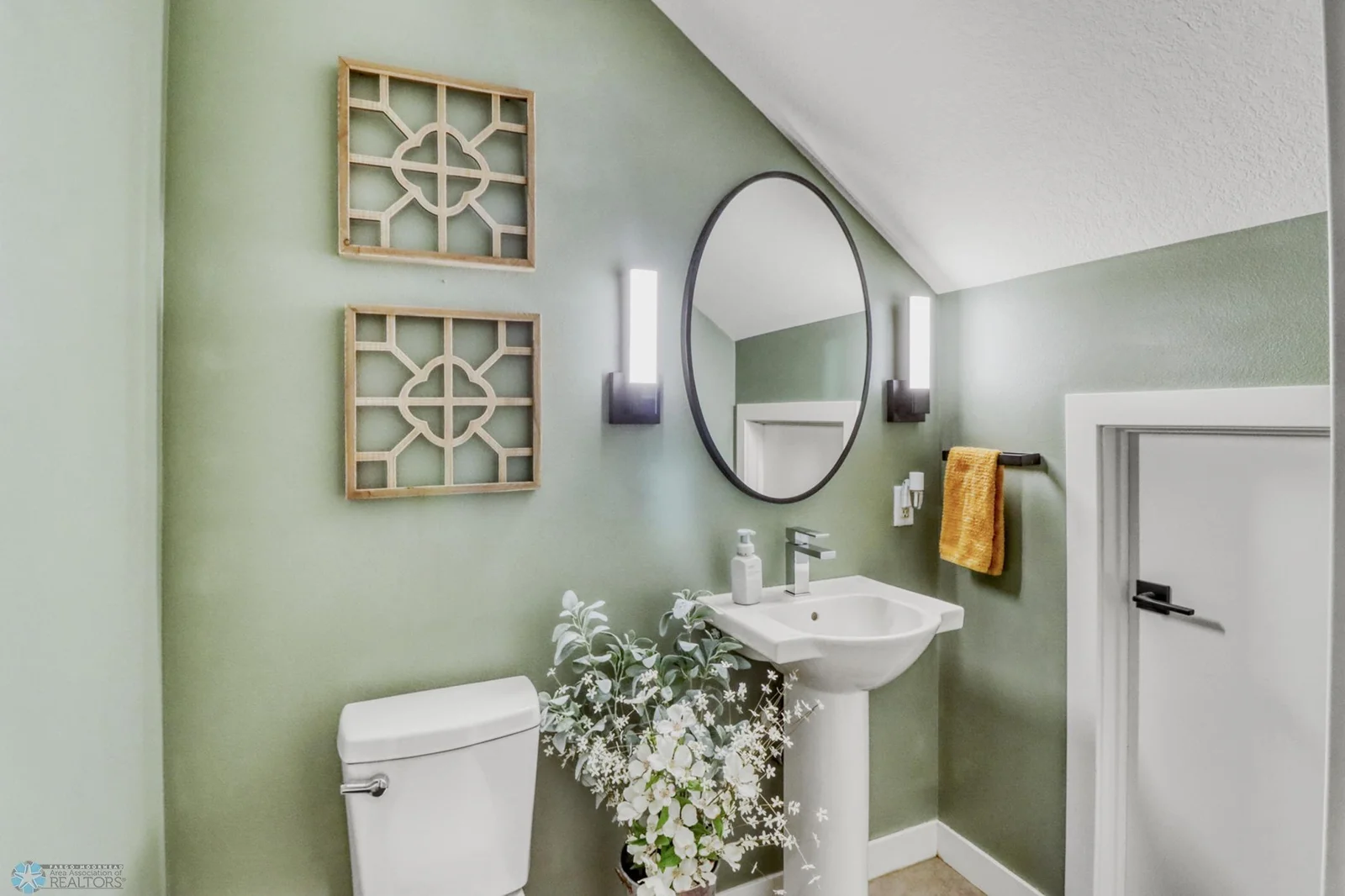 Half-bath off Mud Room
