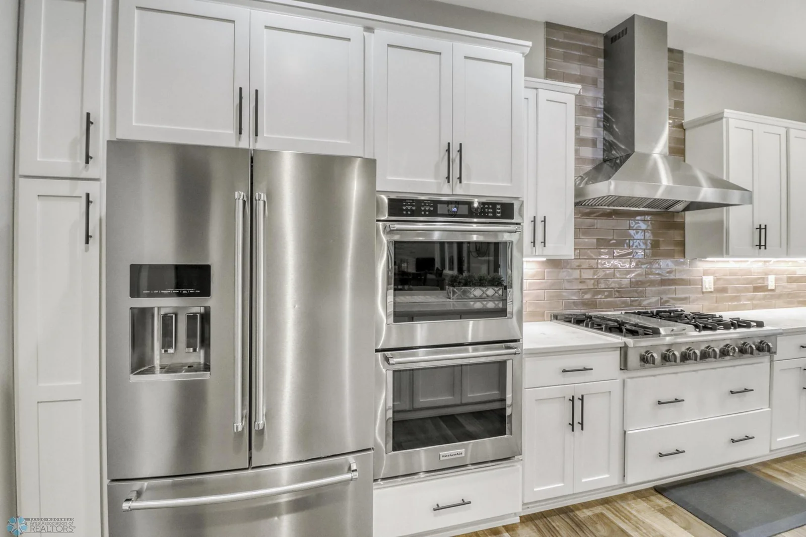 Kitchen1_8.JPG