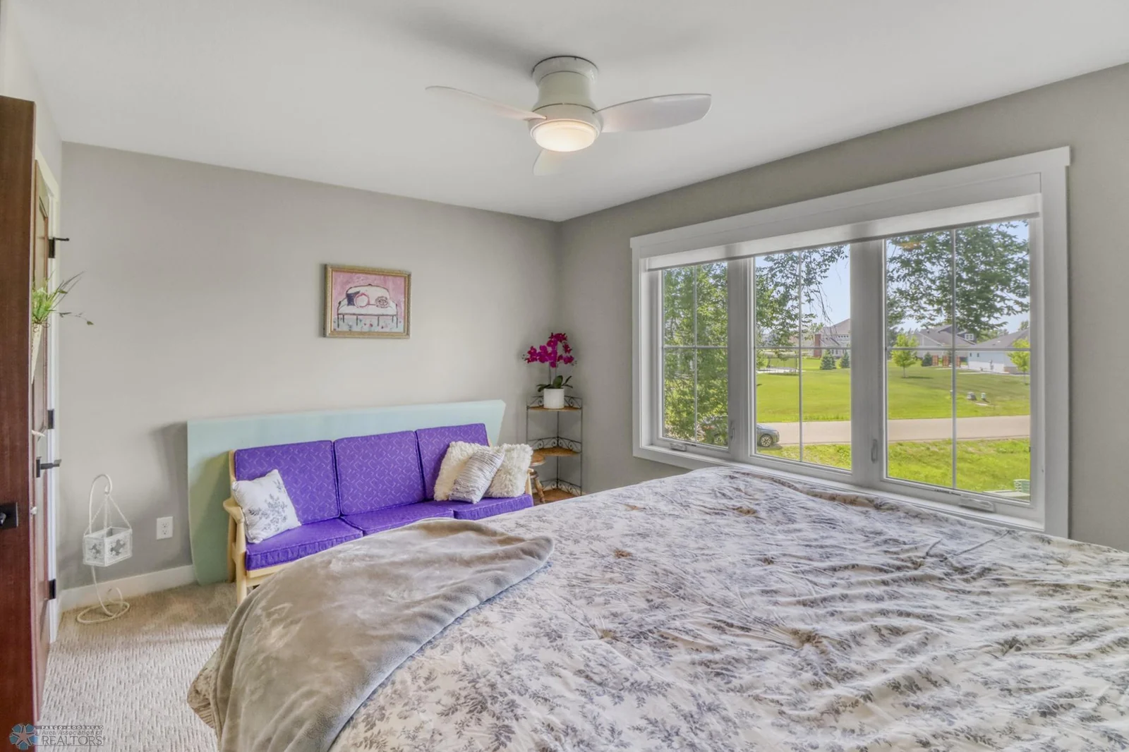Upstairs Bedroom2_1.JPG