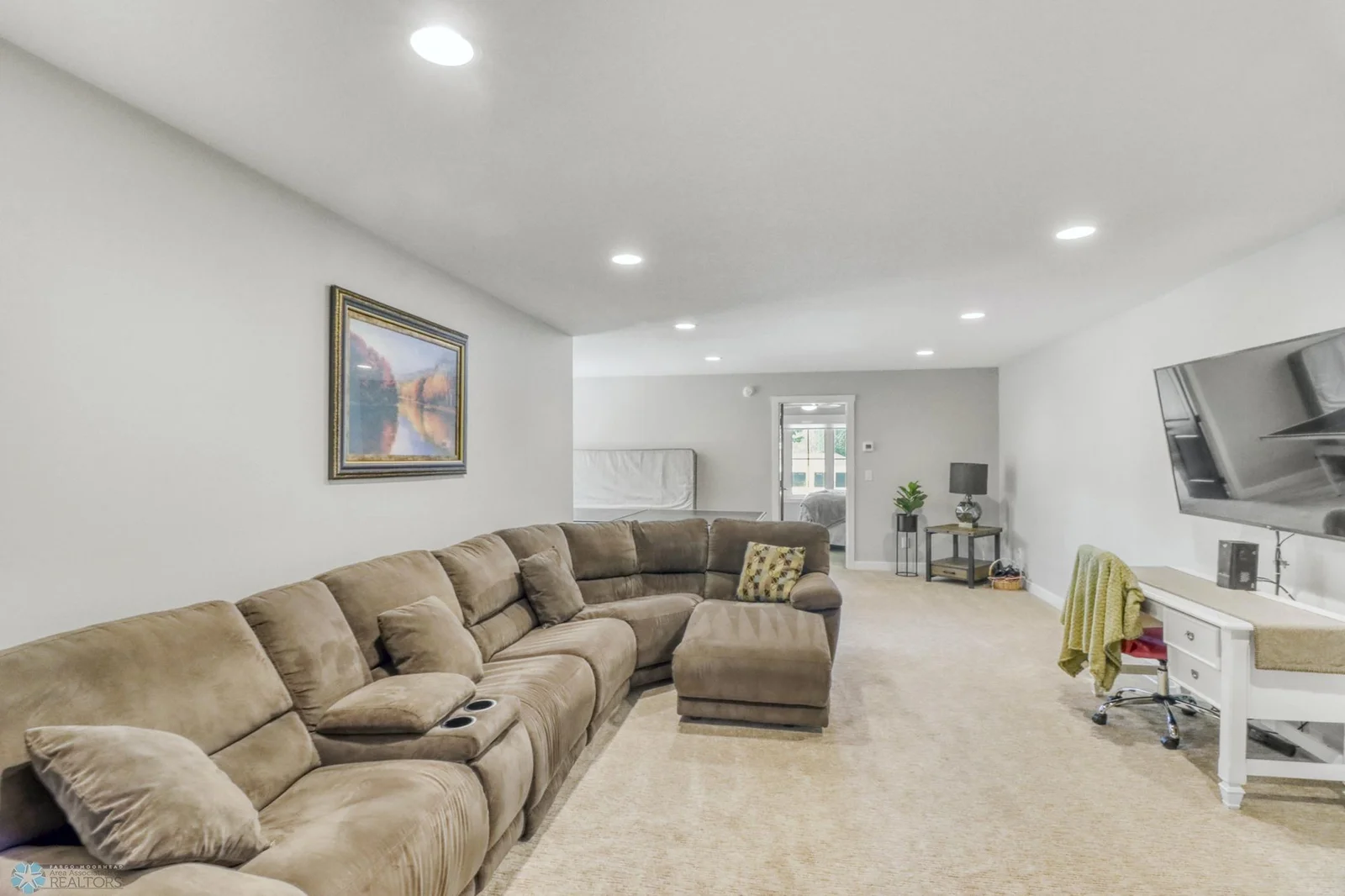 Upstairs Familyroom1_1.JPG
