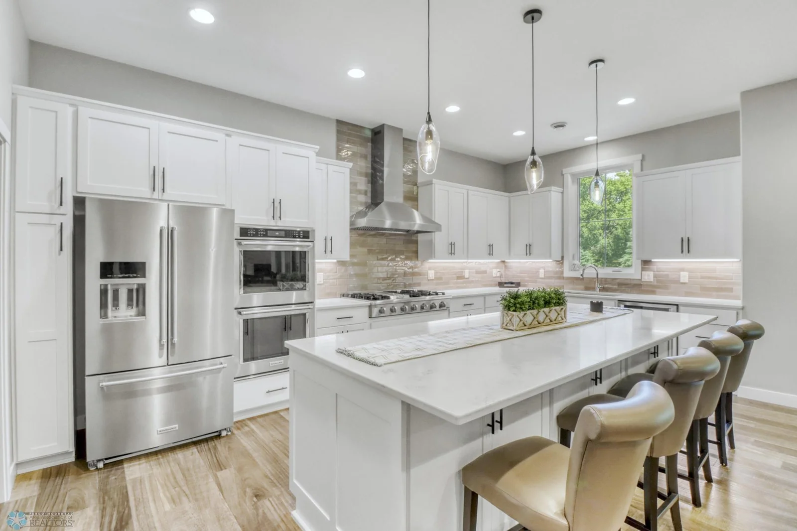 Kitchen1_5.JPG