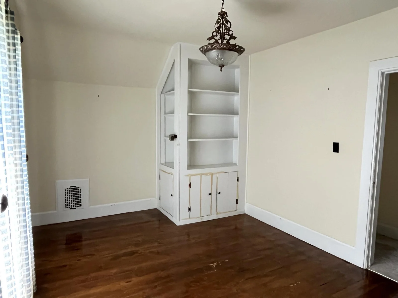 Bedroom 3 b.jpg
