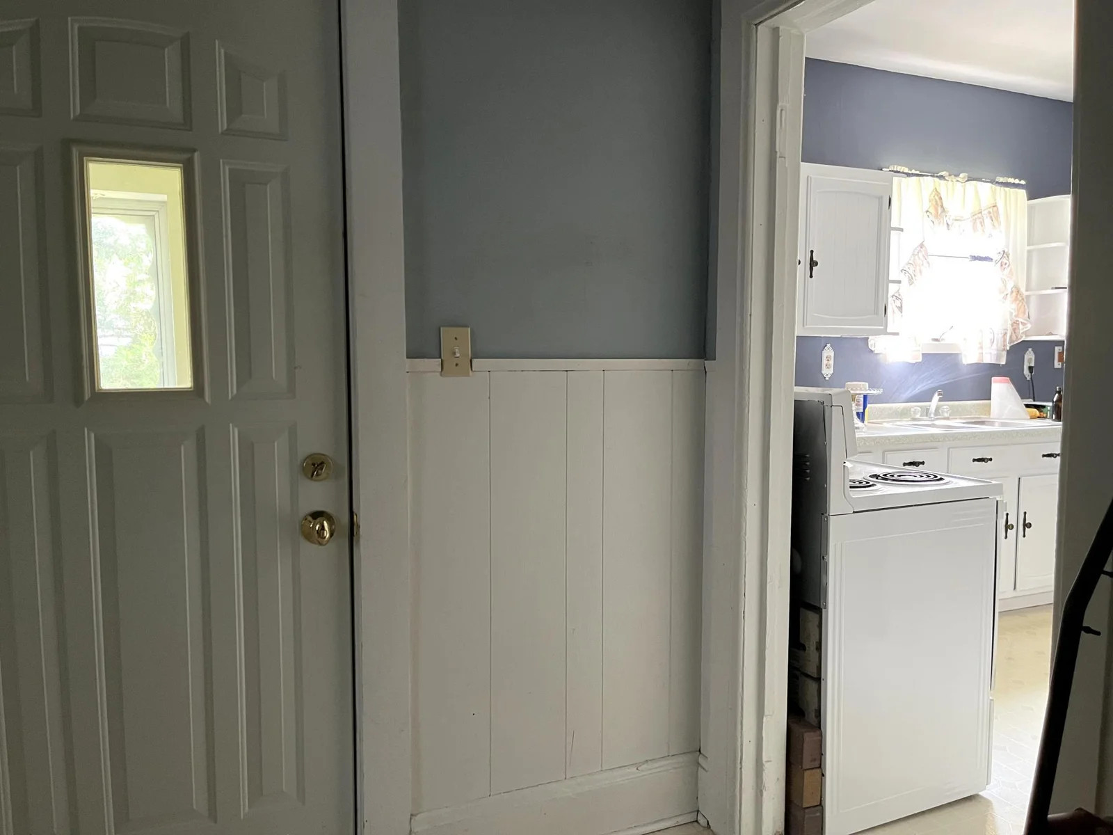Laundry Area to Kitchen & Back Porch b.jpg