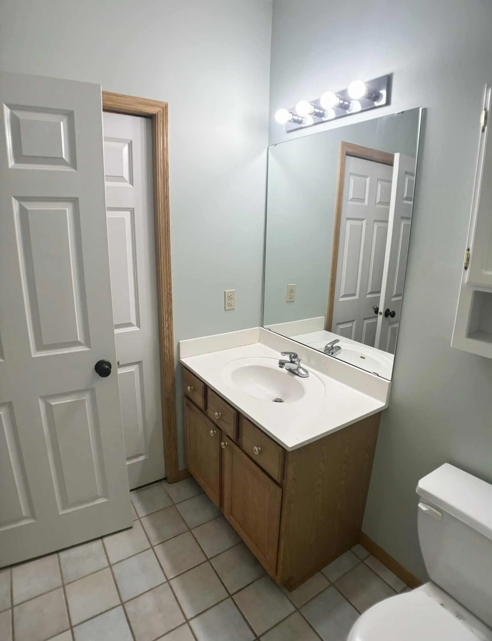MAIN LEVEL BATHROOM